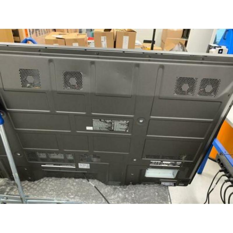Panasonic plasma display 65"