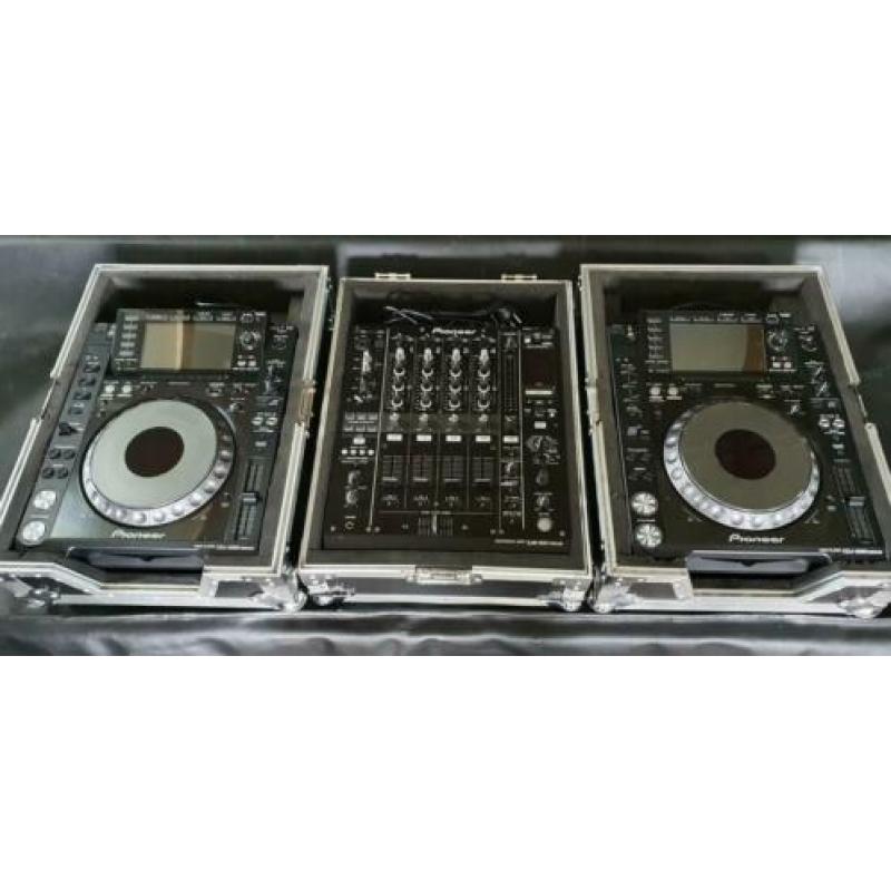 Pioneer Nexus set. Compleet incl bekabeling en flightcase