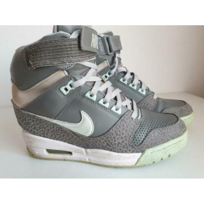 Nike air revolution sky high maat 39 sneakers