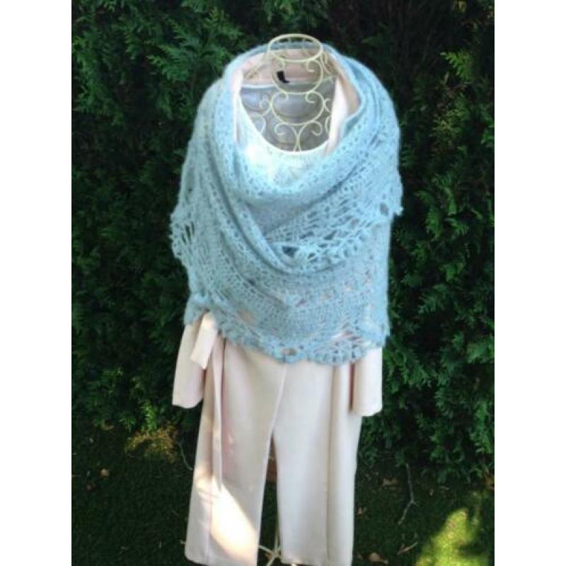 Nieuw. Handmade. Omslagdoek/stola (30%mohair) Verz incl