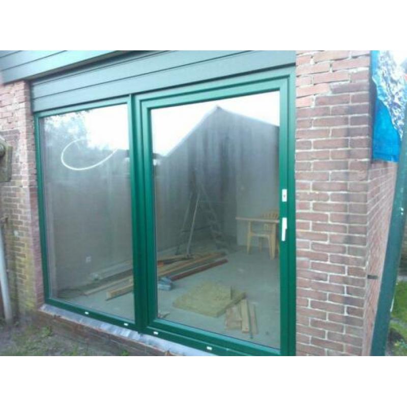 Kunststof hef/kiep schuifpui in de kleur Quartzgrau