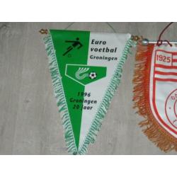 8 stuks vintage voetbalvanen oa eurovoetbal olympiakos e.a