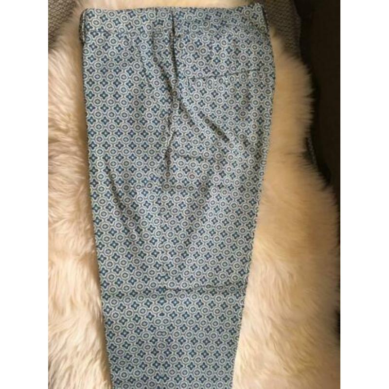 Leuke SKINNY, met mooi motiefje van HM mt 38 NIEUWSTAAT