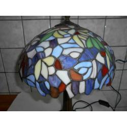 Tiffany glas tafellamp GROOT 45 hoog kap 30 breed MOOIE VOET