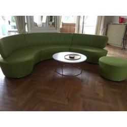 bank inclusief tafel en poef