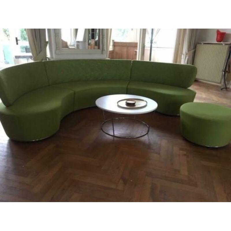 bank inclusief tafel en poef