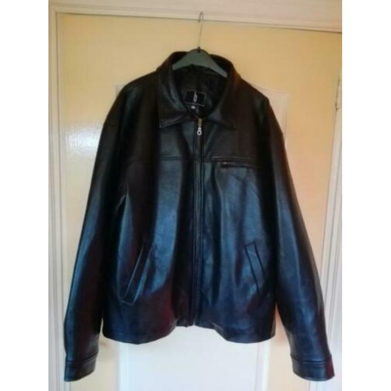 Zgan zwarte lederlook jas. hardrock/vintage/retro
