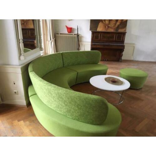 bank inclusief tafel en poef