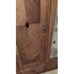 Grote Art Deco kledingkast, evt met bijpassende meubels!