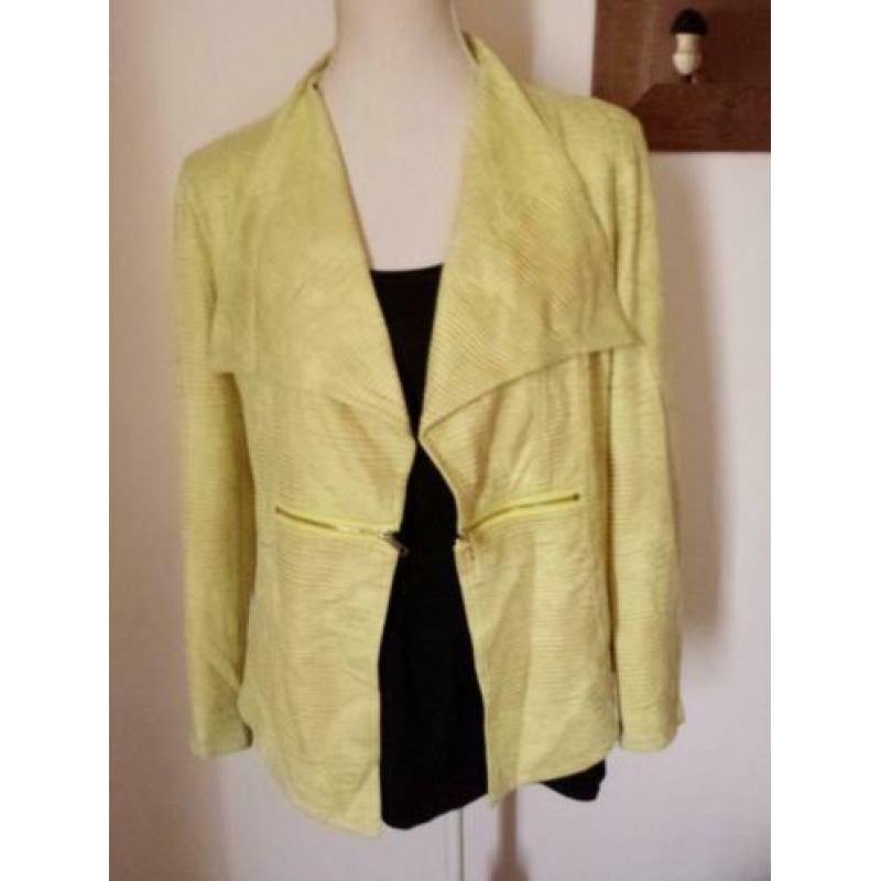 SUPER MOOI en TRENDY suedelook geel jasje mt. M/L - nieuw!