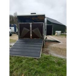 Pony trailer met koets