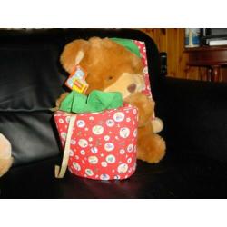Beertjes groot en klein. Ook rugzakje, handpop en knuffels.