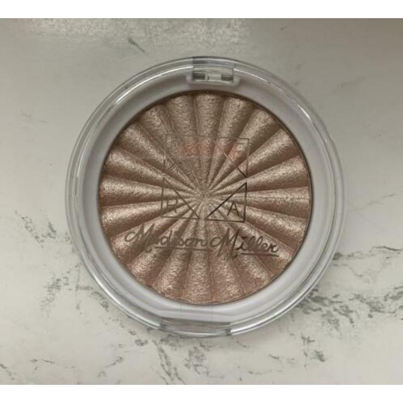 OFRA x Madison Miller - Sea Shimmer Highlighter