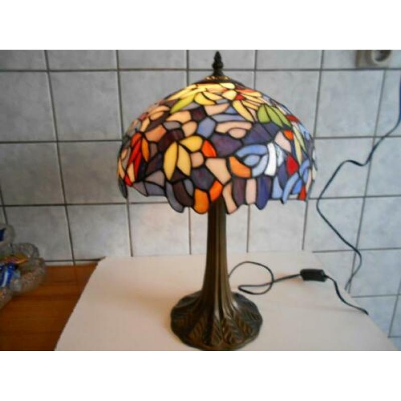 Tiffany glas tafellamp GROOT 45 hoog kap 30 breed MOOIE VOET