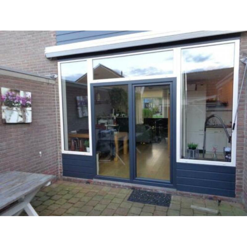 Kunststof hef/kiep schuifpui in de kleur Quartzgrau