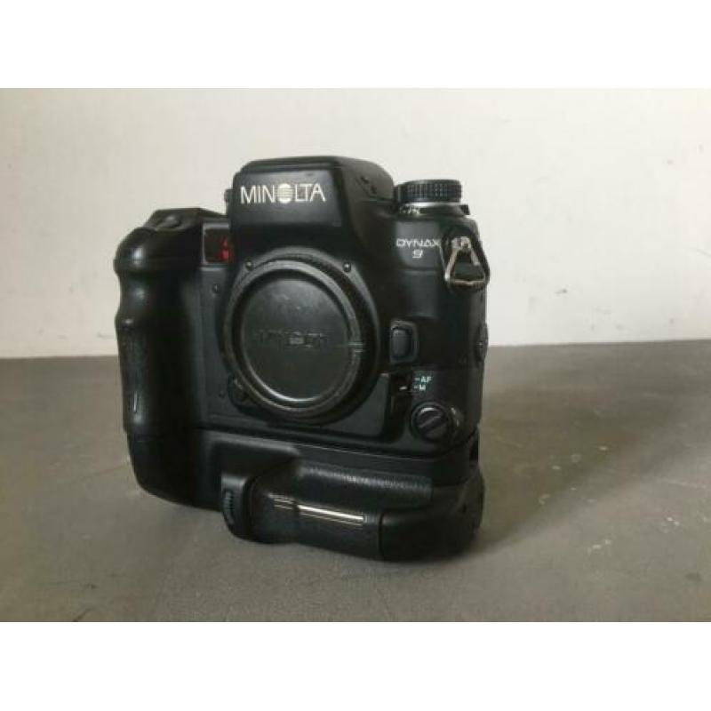 Minolta dynax 9 & vc-9 grip in absolute nieuwstaat!