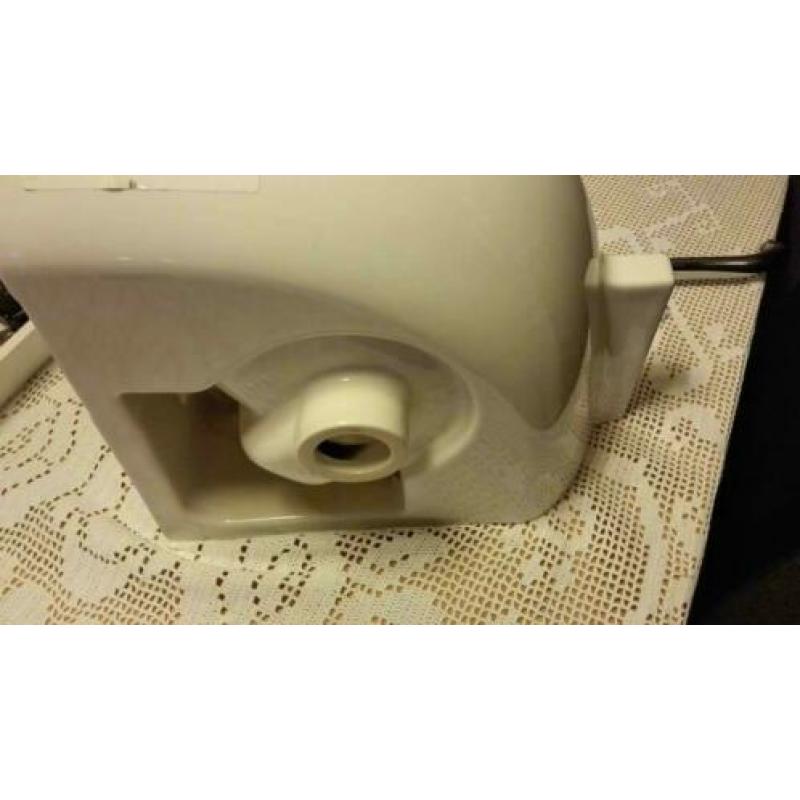 Renova hoek wasbak 40 cm porselein Nieuw!!!