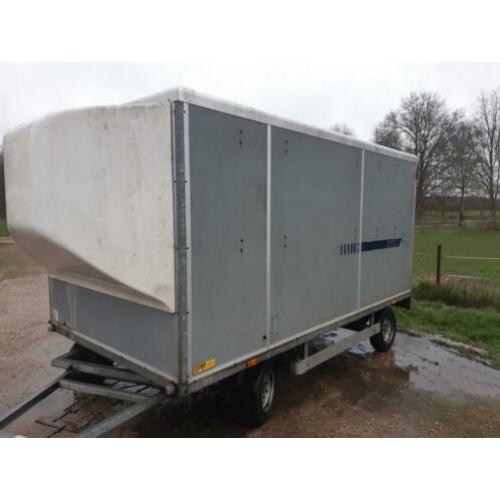 Pony trailer met koets