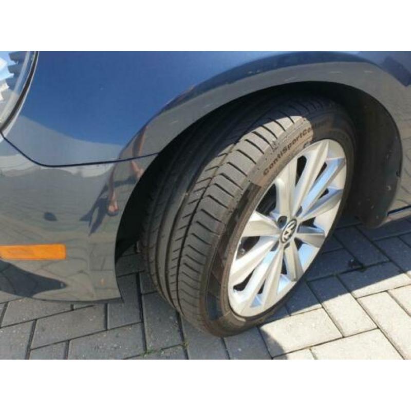 Golf 2.0TDI~DSG~DYNAUDIO~DAKJE~KEYLESS~XENON~STOELVERW~ALARM