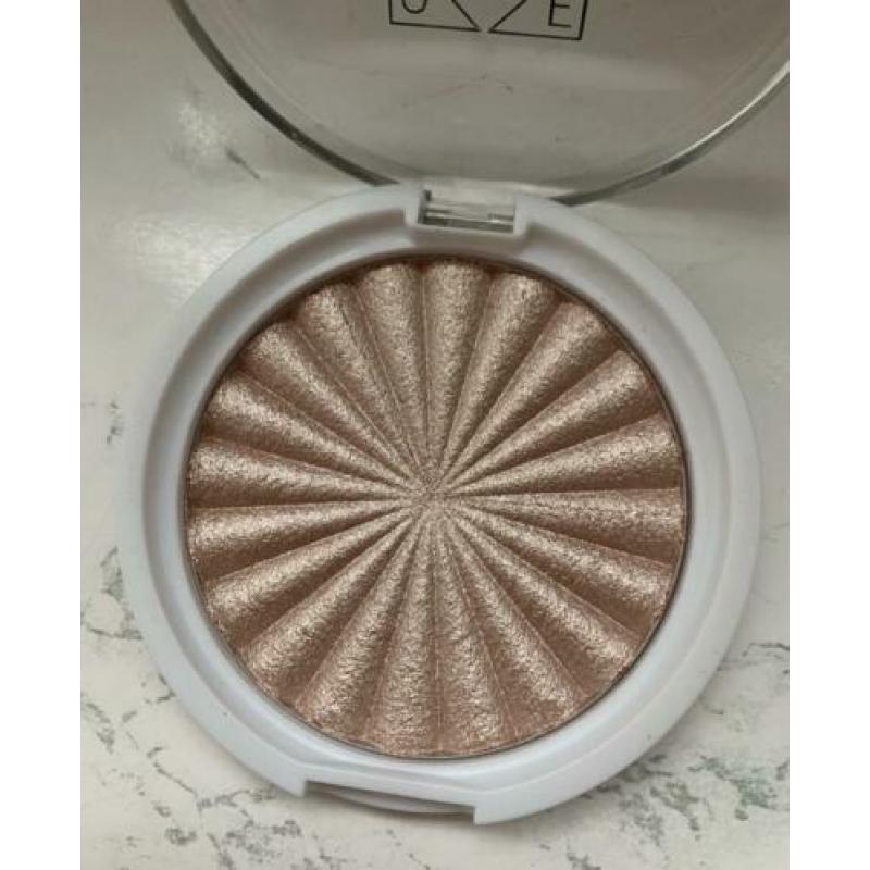 OFRA x Madison Miller - Sea Shimmer Highlighter