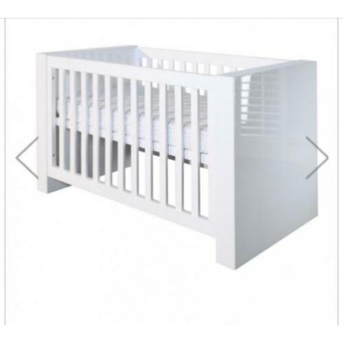 Babykamer kidsmill Alaska hoogglans wit zeer goede staat!