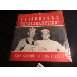 Feyenoord Muzieksingles en Radioverslag