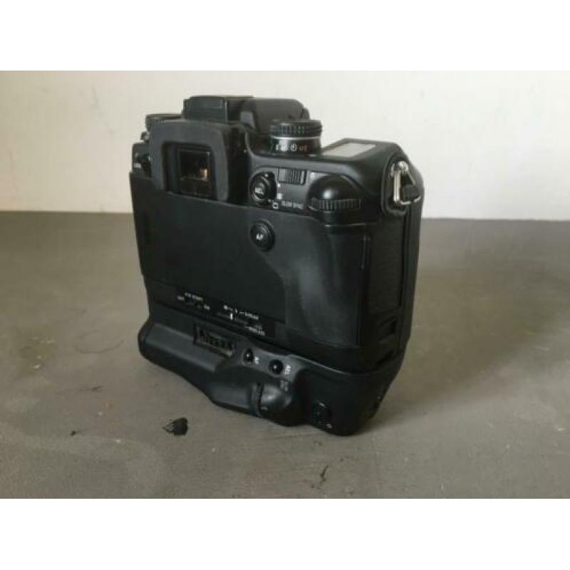 Minolta dynax 9 & vc-9 grip in absolute nieuwstaat!