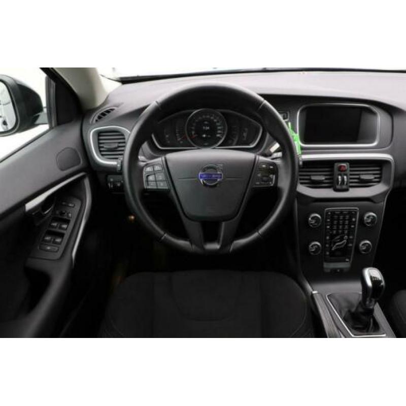 Volvo V40 2.0 D2 Momentum Business | Navigatie | Parkeersens