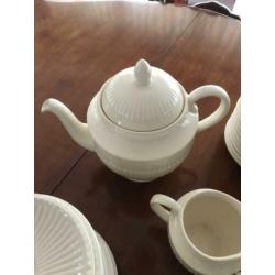 Wedgwood Edme servies in één koop