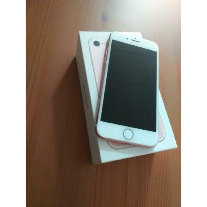 Iphone 8 64gb rosegoud incl oplader en hoesje