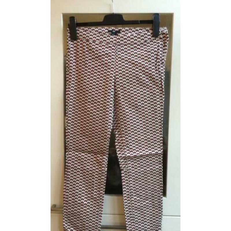 Leuke SKINNY, met mooi motiefje van HM mt 38 NIEUWSTAAT