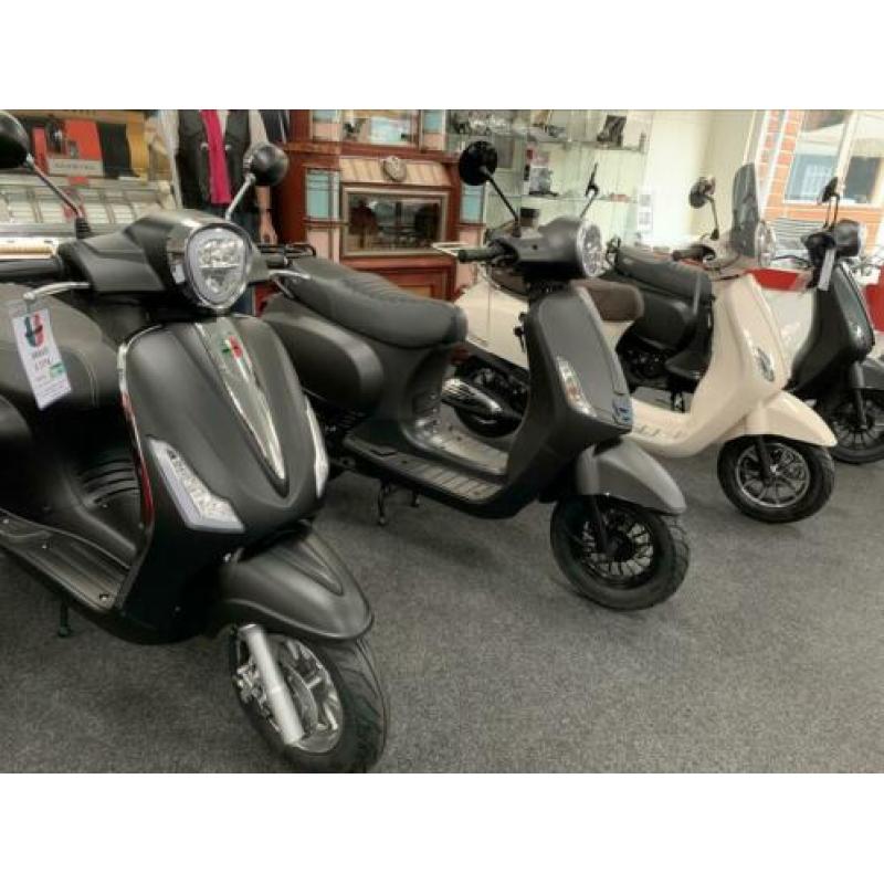Mooie Gebruikte en Nieuwe snor scooters. Zie advertentie.