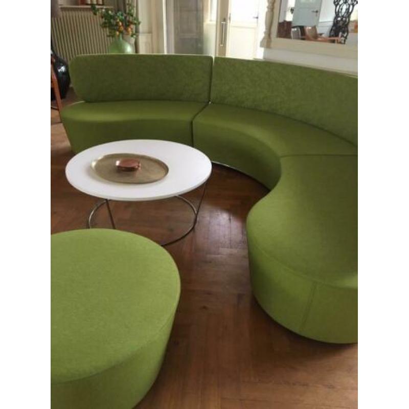 bank inclusief tafel en poef