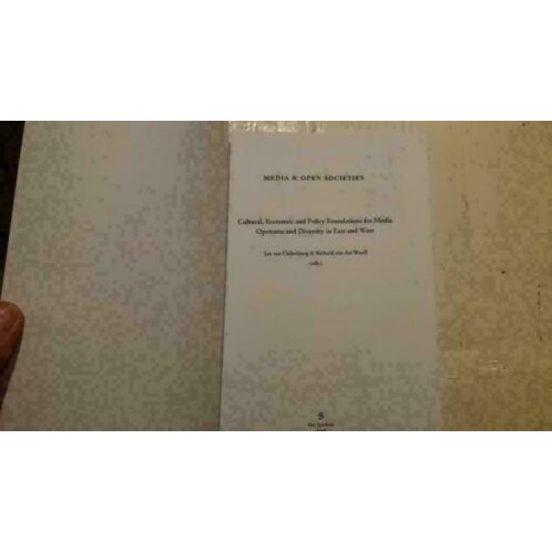 MEDIA en OPEN SOCIETIES Cultural, Economic and Policy Founda