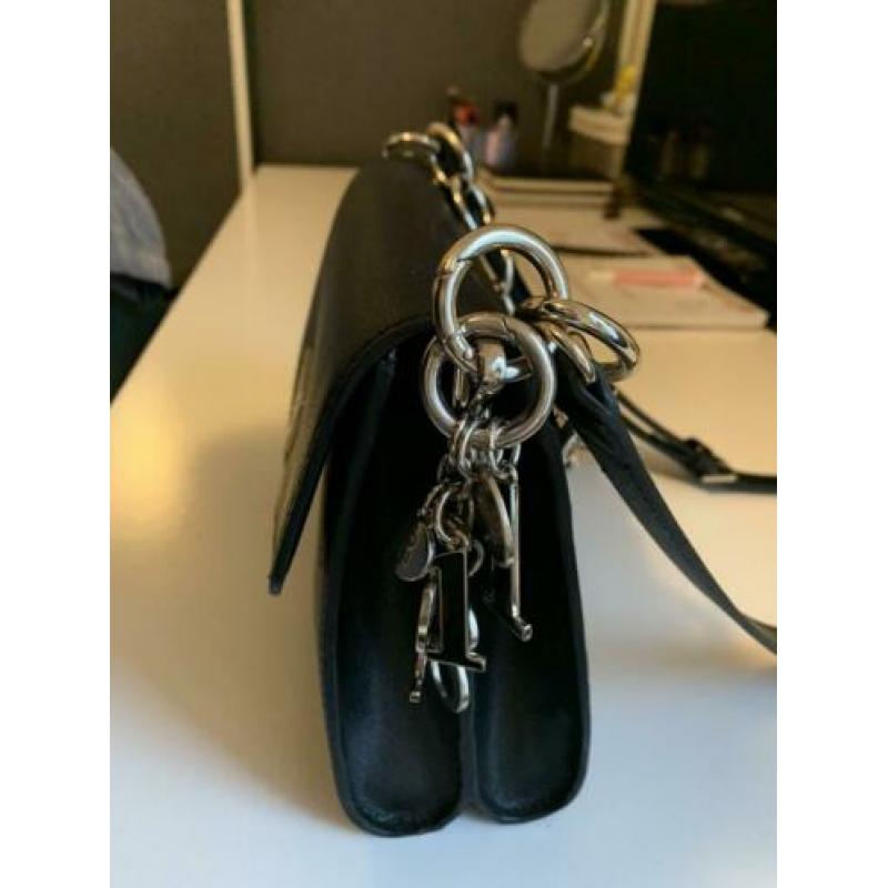 Guess tas
