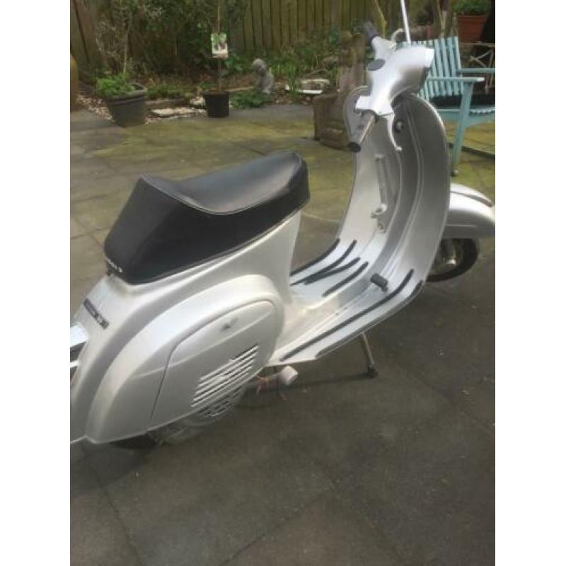 Vespa 50R 1976 als nieuw