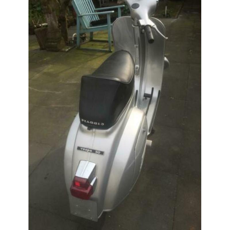 Vespa 50R 1976 als nieuw