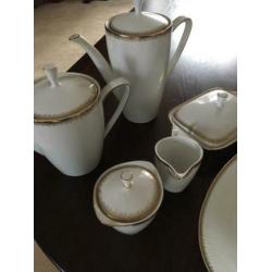 Koffieservies wit met gouden randje !