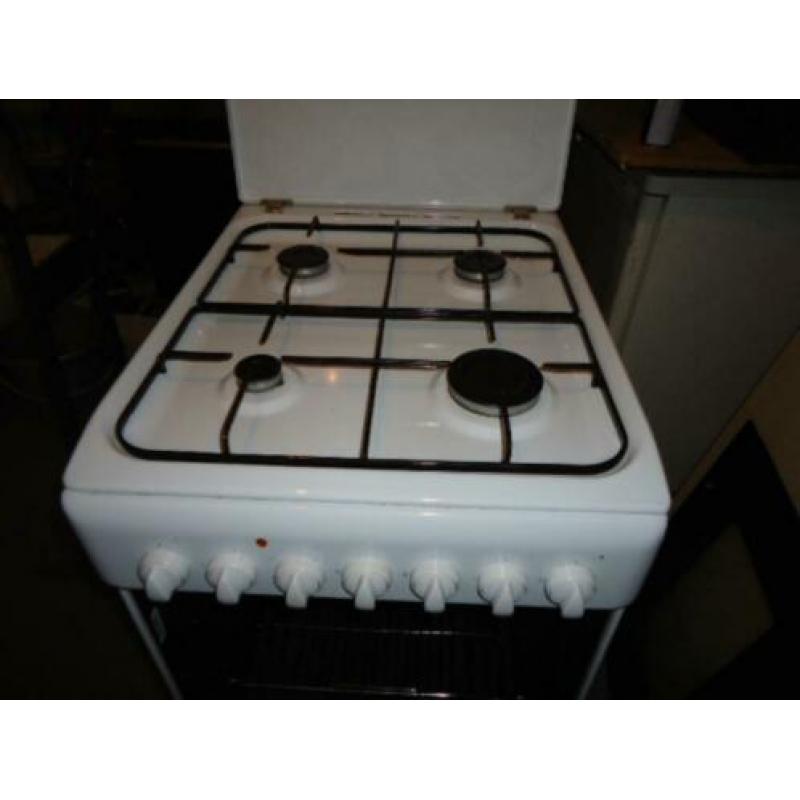 100%goed werknd smal model Indesit gasfornuis met grill oven