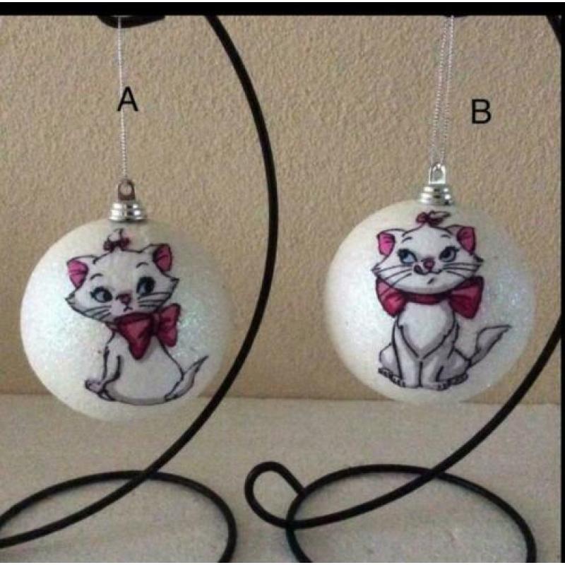 Disney : Marie op kerstbal met glitters (8 verschillende)