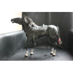 2 Stuks speelgoedpaarden; hoogte tot bovenkant hoofd: 27 cm.