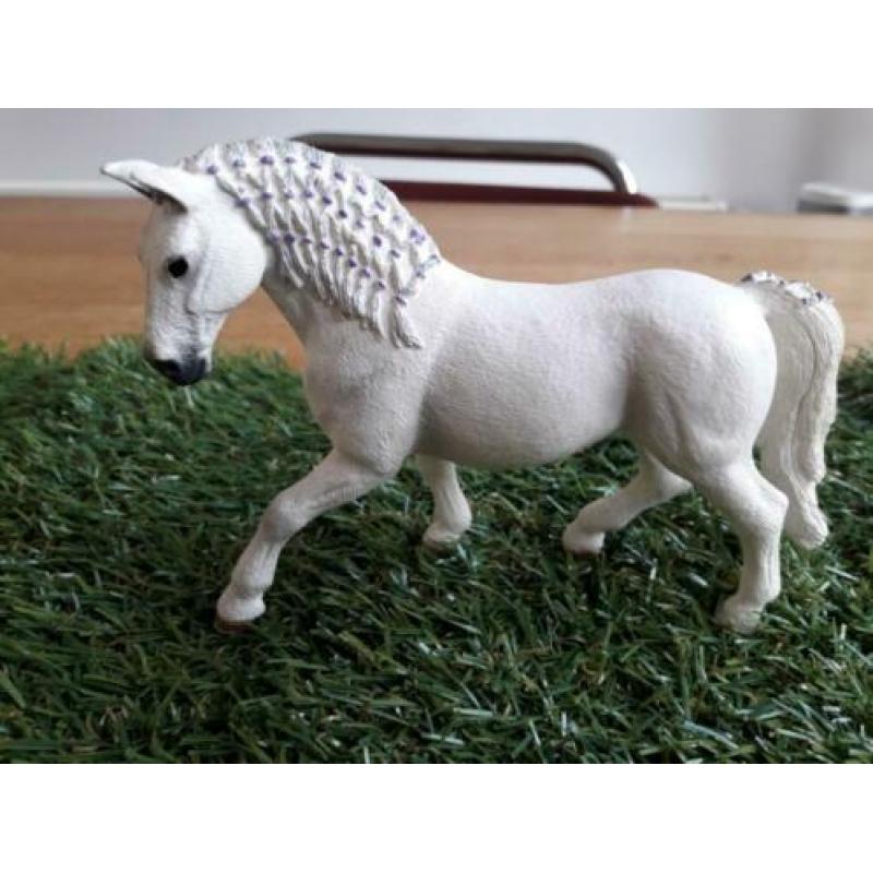 Schleich paarden grote partij, wit paard paarse vlechtjes.