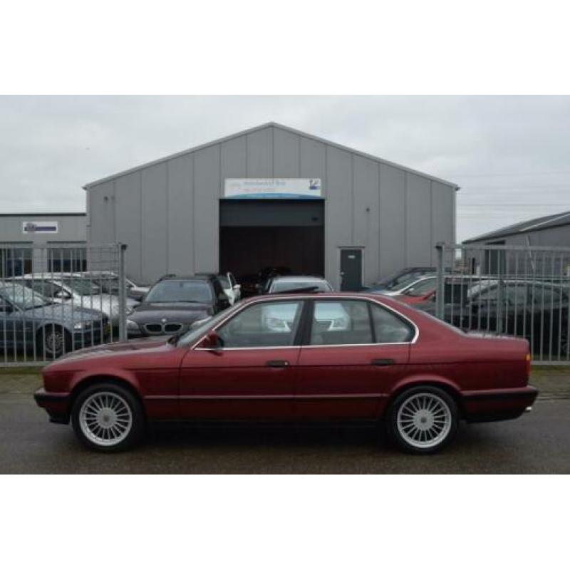 BMW 5-serie 525i | Automaat | Oldtimer | Nieuwe APK !