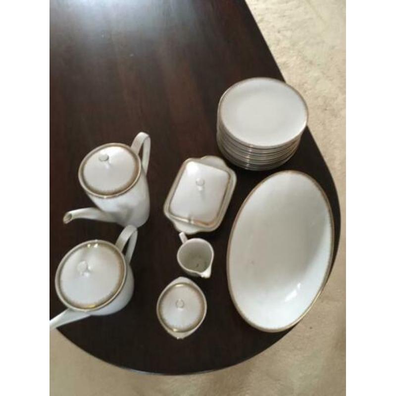 Koffieservies wit met gouden randje !