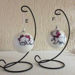 Disney : Marie op kerstbal met glitters (8 verschillende)