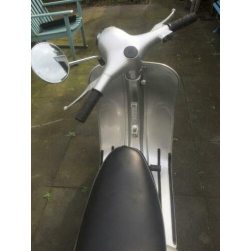 Vespa 50R 1976 als nieuw