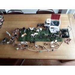 Schleich paarden grote partij, wit paard paarse vlechtjes.