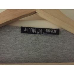 Grijs knoop/wikkelvestje Juffrouw Jansen mt.M/L, nieuw