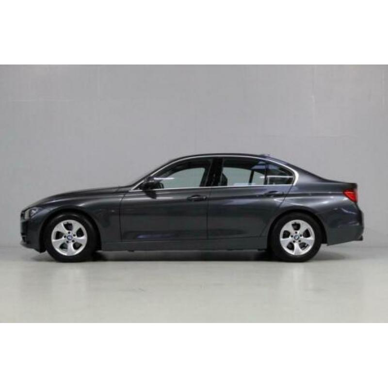 BMW 3 Serie 320d EfficientDynamics Edition High € 16.945,00