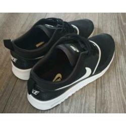 Nike air max thea zwart wit 39